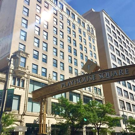 Frontdesk Huron Square Apts Downtown Cleveland Exterior foto